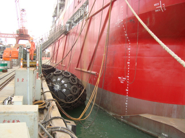 了解網(wǎng)胎式橡膠護(hù)舷的特性